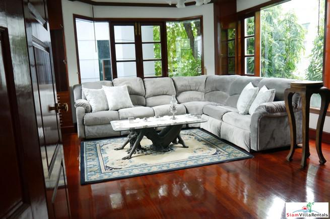 Prestigious Renovated Five Bedroom House in the Heart of Sukhumvit 61 and Close to BTS Ekkamai-17