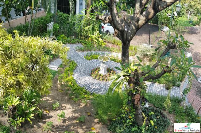 Prestigious Renovated Five Bedroom House in the Heart of Sukhumvit 61 and Close to BTS Ekkamai-3