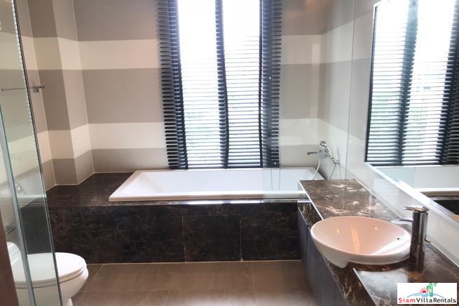 The Grand Villa | Stylish Extra Large Two Bedroom within Walking Distance to BTS Ekkamai-4