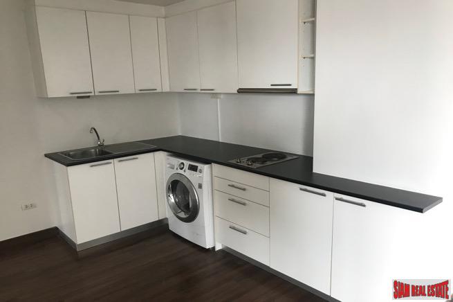 D65 | Large Spacious Three Bedroom in Low Rise Condo between Ekkamai and Phra Khanong-7