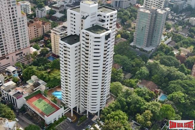 Baan Suanpetch | Spacious Family Style Two Bedroom Condo with City Views in Phrom Phong-0