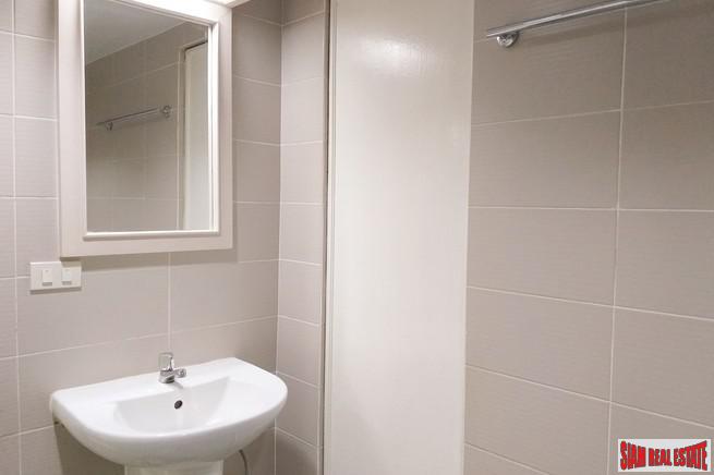 Baan Suanpetch | Spacious Family Style Two Bedroom Condo with City Views in Phrom Phong-16