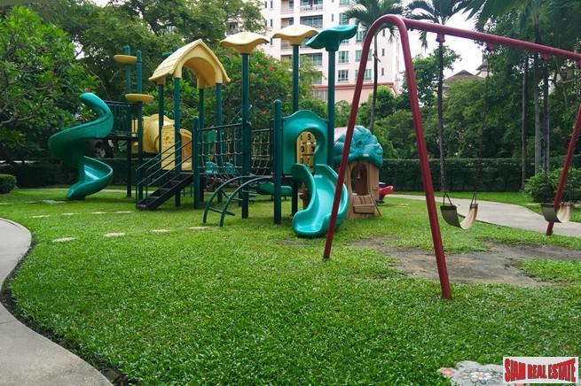 Baan Suanpetch | Spacious Family Style Two Bedroom Condo with City Views in Phrom Phong-21