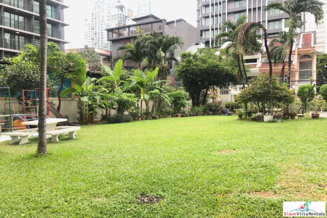 Rishi Court | Spacious 3 Bedroom, 3 Bath Apartment in Convenient Location Between Asoke & Nana BTS-3