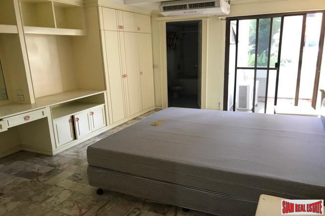 Prestige Towers | Spacious Three Bedroom Close to Transportation and Shopping in Sukhumvit-2