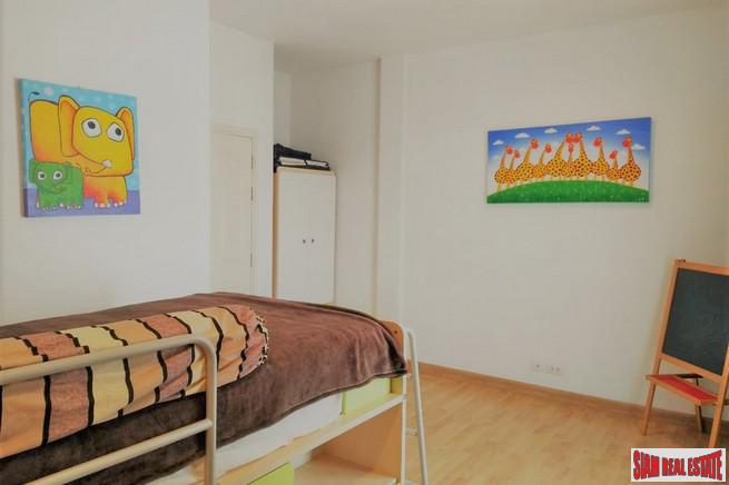 Baan Klang Muang S-Sense | Three Bedroom Three Storey Corner Home Perfect for a Family in Khwaeng Wang Thonglang-14