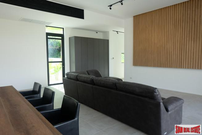 New Three Bedroom Single Storey Pool Villa in Central Rawai Location-12