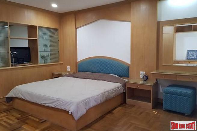 Rin House condo| Convenient One Bedroom Condo on Top Floor of Low Rise in Phrom Phong-8
