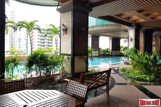 Las Colinas | Exceptional 2 Bed Condo at Asoke, only 150 metres to BTS/MRT-21