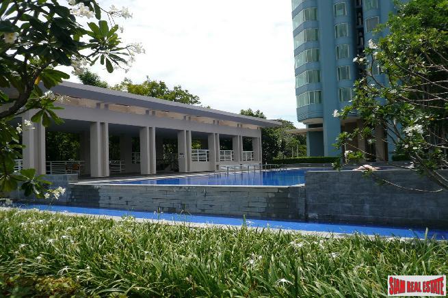 Watermark Chaophraya | Absolute River Front, Stunning Views from this Three Bedroom Condo for Sale-8