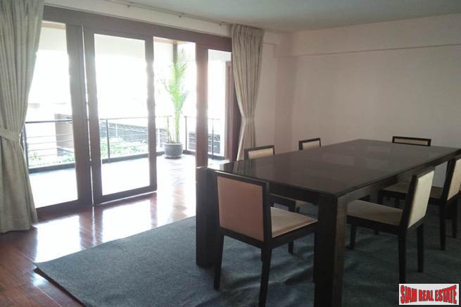 Large Four Storey House Suitable for Living and Office Space in Phrom Phong-9