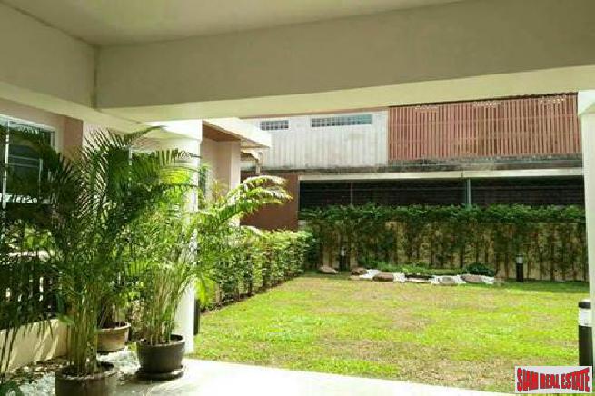 Large Four Storey House Suitable for Living and Office Space in Phrom Phong-2
