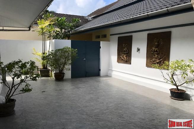 Loch Palm Cove | Large Courtyard Design Three Bedroom Pool Villa for Rent-18