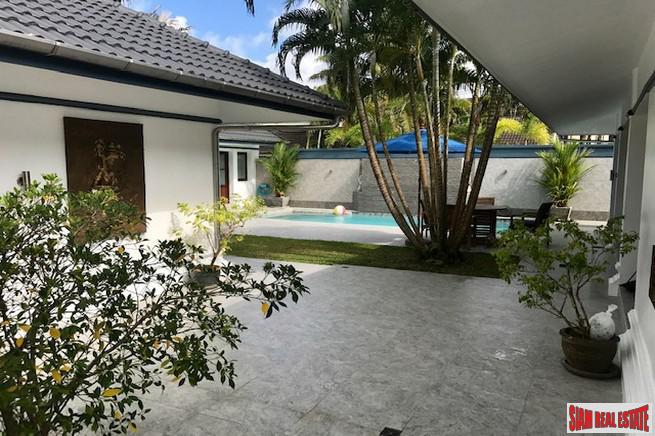 Loch Palm Cove | Large Courtyard Design Three Bedroom Pool Villa for Rent-24