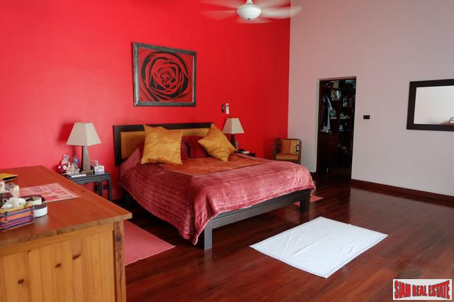 Loch Palm Cove | Large Courtyard Design Three Bedroom Pool Villa for Rent-8
