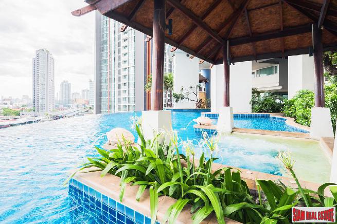 Sky Walk Condo | Large Quality Studio Condo - Unblocked Views on High Floor & Close to BTS Phra Khanong-9
