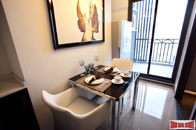 Newly Completed Classy High-Rise Condo at Wongwian Yai BTS, Sathorn-11