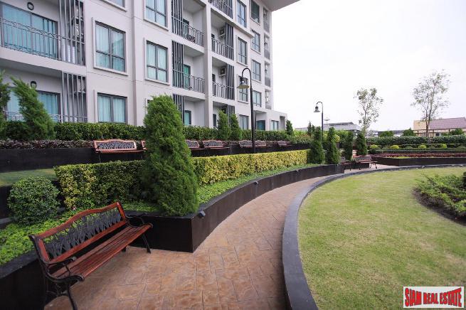 Newly Completed Classy High-Rise Condo at Wongwian Yai BTS, Sathorn-20