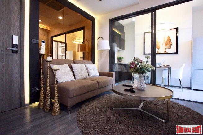 Newly Completed Classy High-Rise Condo at Wongwian Yai BTS, Sathorn-27