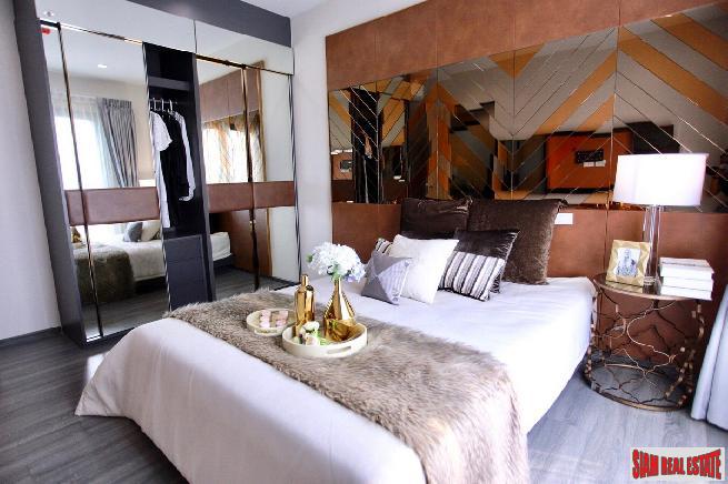 Newly Completed Classy High-Rise Condo at Wongwian Yai BTS, Sathorn-3