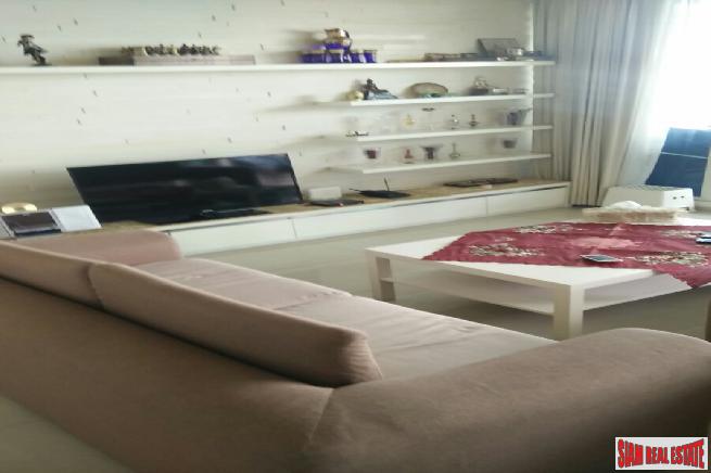 Watermark | Stunning Three-Bedroom Riverside Condominium for Sale in Bangkok-7