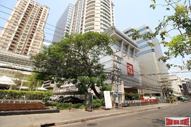 Unique 4 Bed Duplex Condo with Panoramic Views at Asoke, Bangkok-20