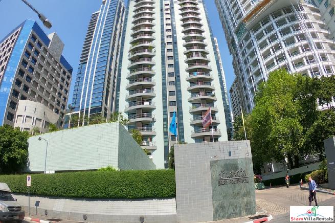 Baan Somthavil | Extra Large Three Bedroom for Rent with Views of Lumpini Park and Royal Bangkok Sport Club in Ratchadamri