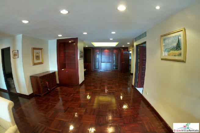 Baan Somthavil | Extra Large Three Bedroom for Rent with Views of Lumpini Park and Royal Bangkok Sport Club in Ratchadamri