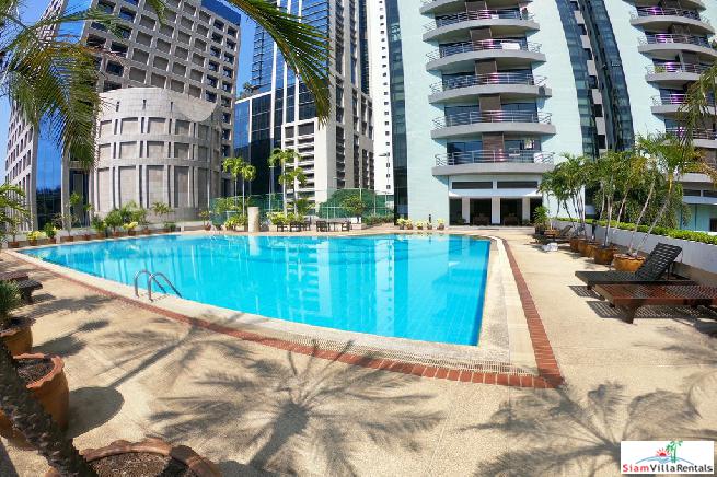 Baan Somthavil | Extra Large Three Bedroom for Rent with Views of Lumpini Park and Royal Bangkok Sport Club in Ratchadamri-3