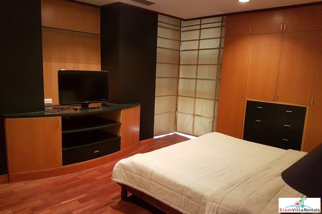 Baan Somthavil | Spacious Two Bedroom with Views of Lumpini Park and Royal Bangkok Sport Club in Ratchadamri-12
