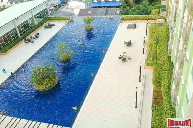 Supalai Park Ratchayothin | Two Bedroom Corner Condo on High Floor in Phahon Yothin-0