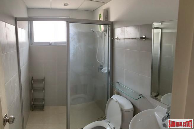 Supalai Park Ratchayothin | Two Bedroom Corner Condo on High Floor in Phahon Yothin-10