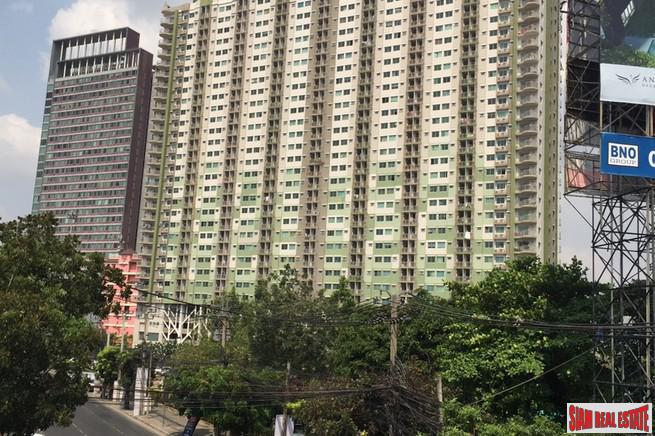 Supalai Park Ratchayothin | Two Bedroom Corner Condo on High Floor in Phahon Yothin-11