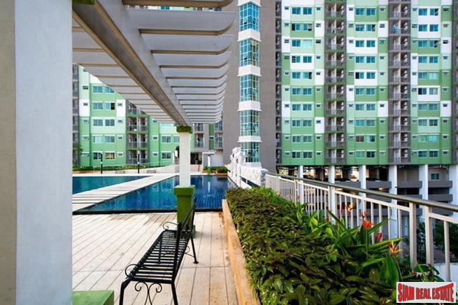 Supalai Park Ratchayothin | Two Bedroom Corner Condo on High Floor in Phahon Yothin-14