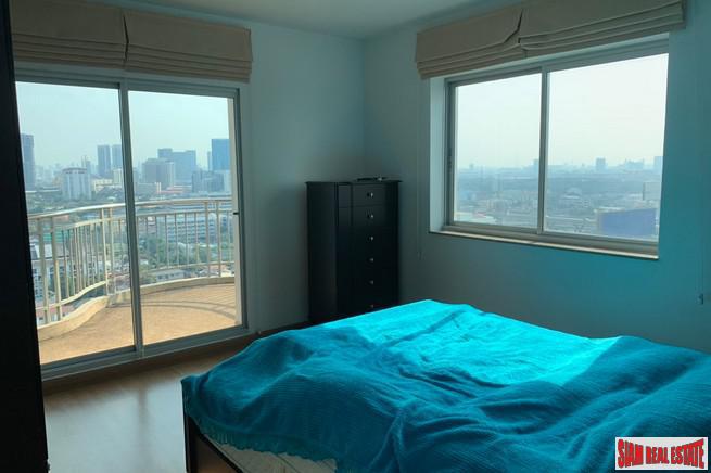 Supalai Park Ratchayothin | Two Bedroom Corner Condo on High Floor in Phahon Yothin-3