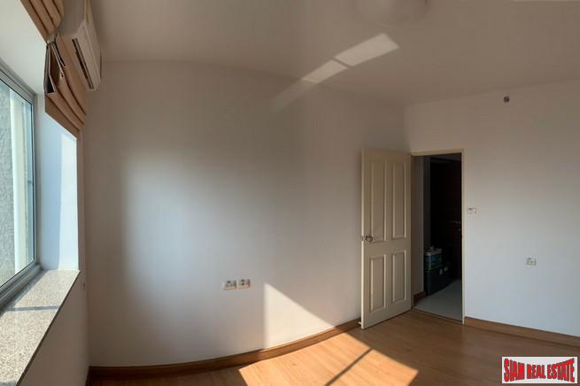 Supalai Park Ratchayothin | Two Bedroom Corner Condo on High Floor in Phahon Yothin-5