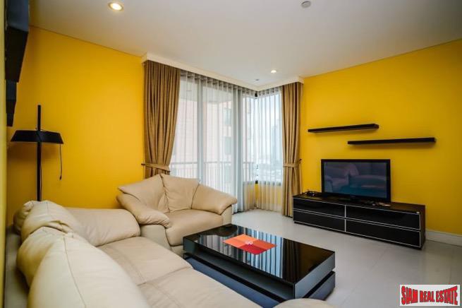 Aguston Sukhumvit 22 | Dynamic Deluxe Two Bedroom Condo with Extras in Phrom Phong-1