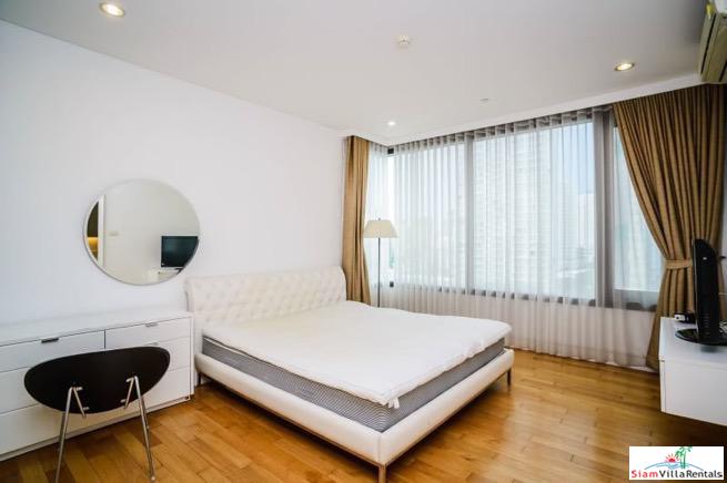 Aguston Sukhumvit 22 | Charming Deluxe Two Bedroom Condo with Extras and Pets Allowed in Phrom Phong-4
