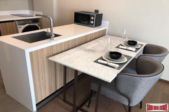 Na Vara Residence | Bright and Comfortable One Bedroom Pool View Condo in Chit Lom-7