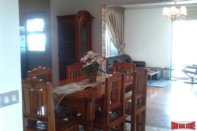 Lake View Condominium | Large Lake View 3 Bed Condo at Nonthaburi-9