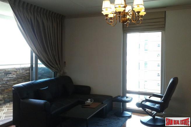 Lake View Condominium | Large Lake View 3 Bed Condo at Nonthaburi-12