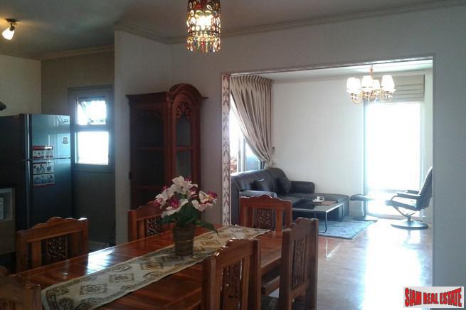 Lake View Condominium | Large Lake View 3 Bed Condo at Nonthaburi-13