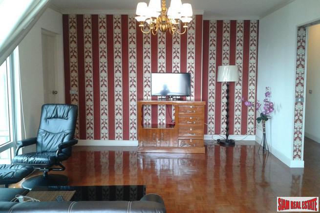 Lake View Condominium | Large Lake View 3 Bed Condo at Nonthaburi-14