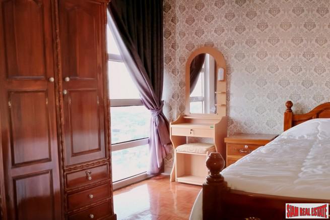 Lake View Condominium | Large Lake View 3 Bed Condo at Nonthaburi-1