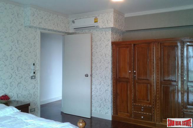 Lake View Condominium | Large Lake View 3 Bed Condo at Nonthaburi-5