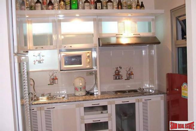 Lake View Condominium | Large 2 Bed Lake View Condo at Nonthaburi-12