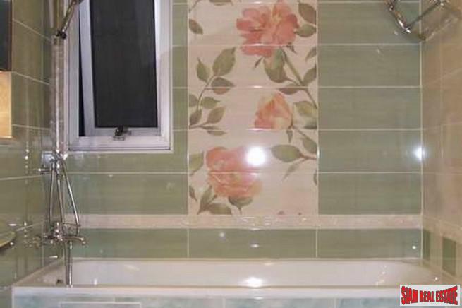 Lake View Condominium | Large 2 Bed Lake View Condo at Nonthaburi-14