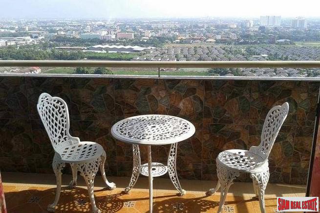 Lake View Condominium | Large 2 Bed Lake View Condo at Nonthaburi-18