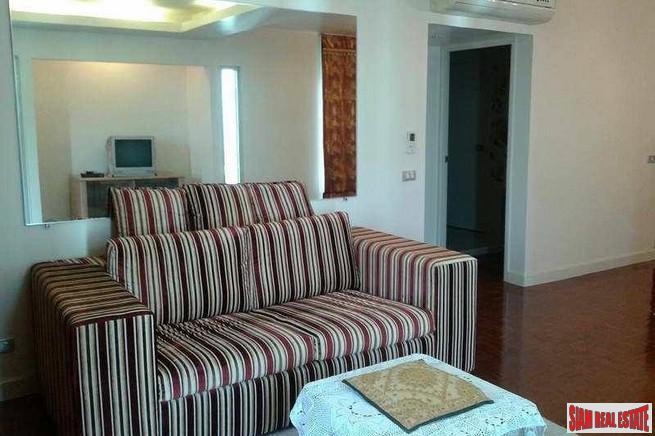 Lake View Condominium | Large 2 Bed Lake View Condo at Nonthaburi-6