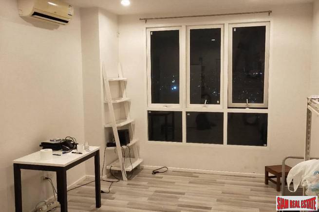 The Key Sathorn-Ratchapruek | Two Bedroom 17th Floor Condo with Green Views in Wutthakat-6